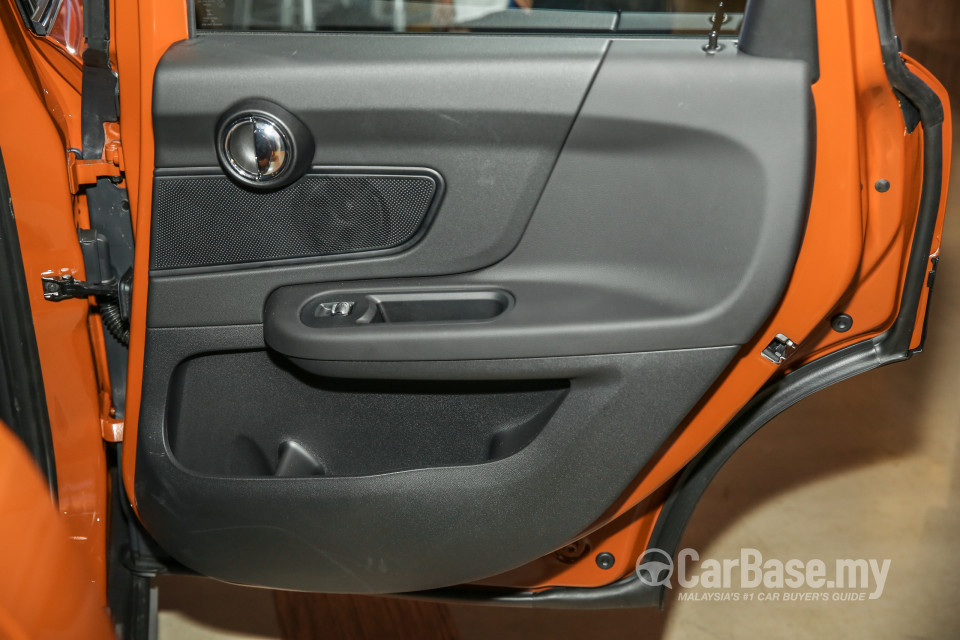 MINI Countryman F60 (2017) Interior