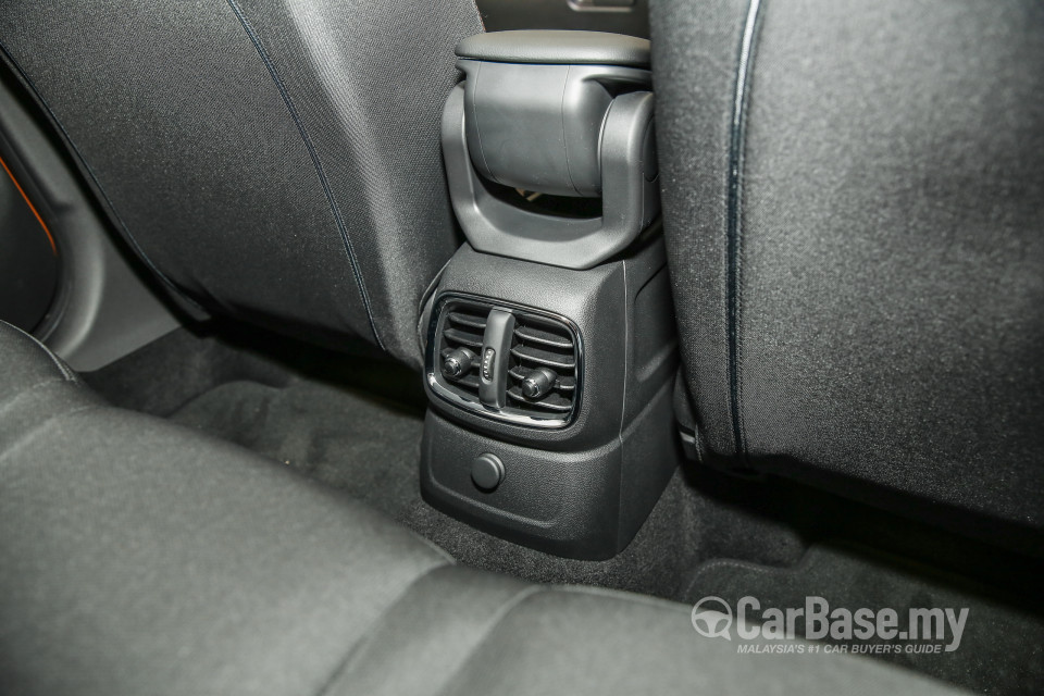 MINI Countryman F60 (2017) Interior