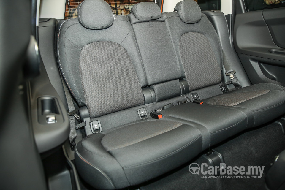 MINI Countryman F60 (2017) Interior