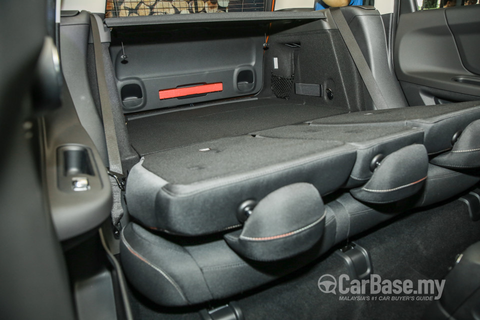 MINI Countryman F60 (2017) Interior