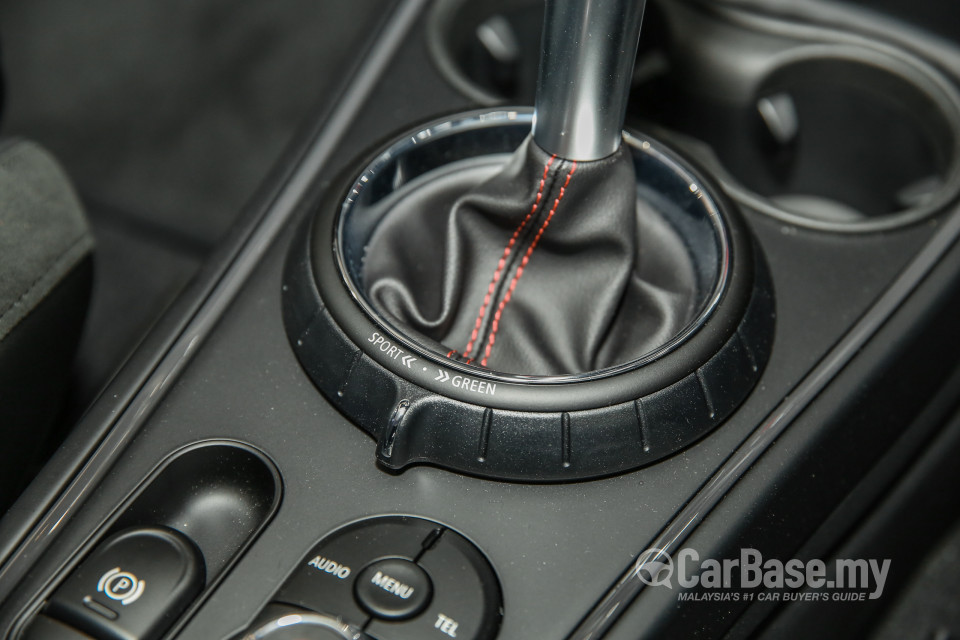 MINI Countryman F60 (2017) Interior