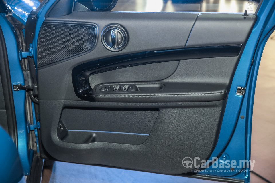 MINI Countryman F60 (2017) Interior