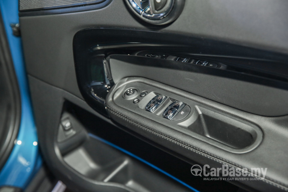 MINI Countryman F60 (2017) Interior