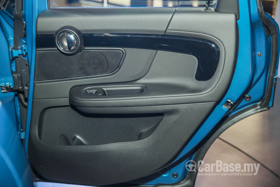 MINI Countryman F60 (2017) Interior