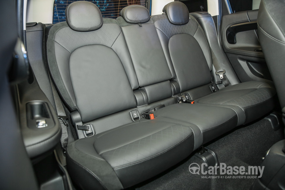 MINI Countryman F60 (2017) Interior