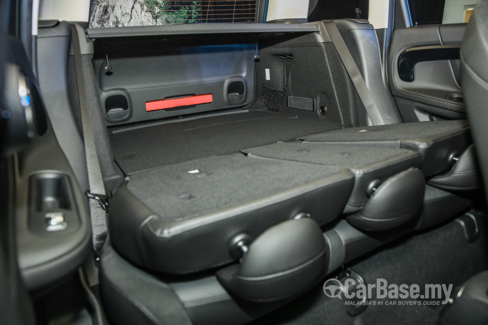 MINI Countryman F60 (2017) Interior