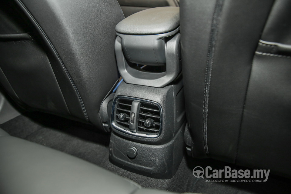 MINI Countryman F60 (2017) Interior