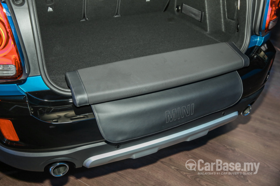 MINI Countryman F60 (2017) Interior