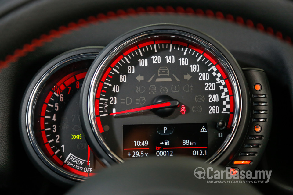 MINI Countryman F60 (2017) Interior