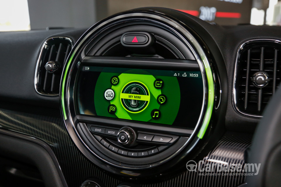 MINI Countryman F60 (2017) Interior