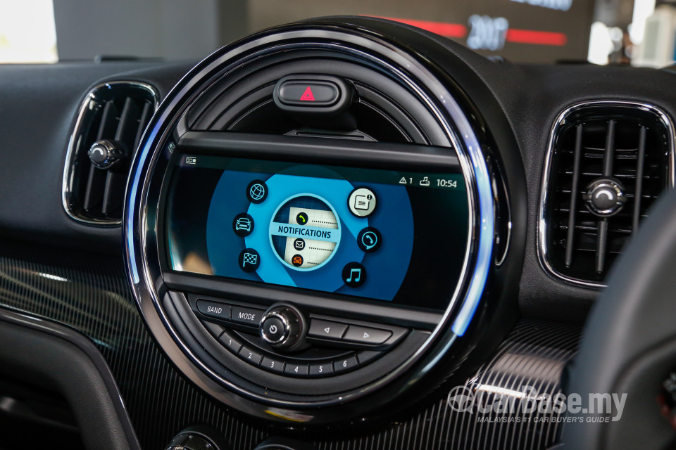 MINI Countryman F60 (2017) Interior