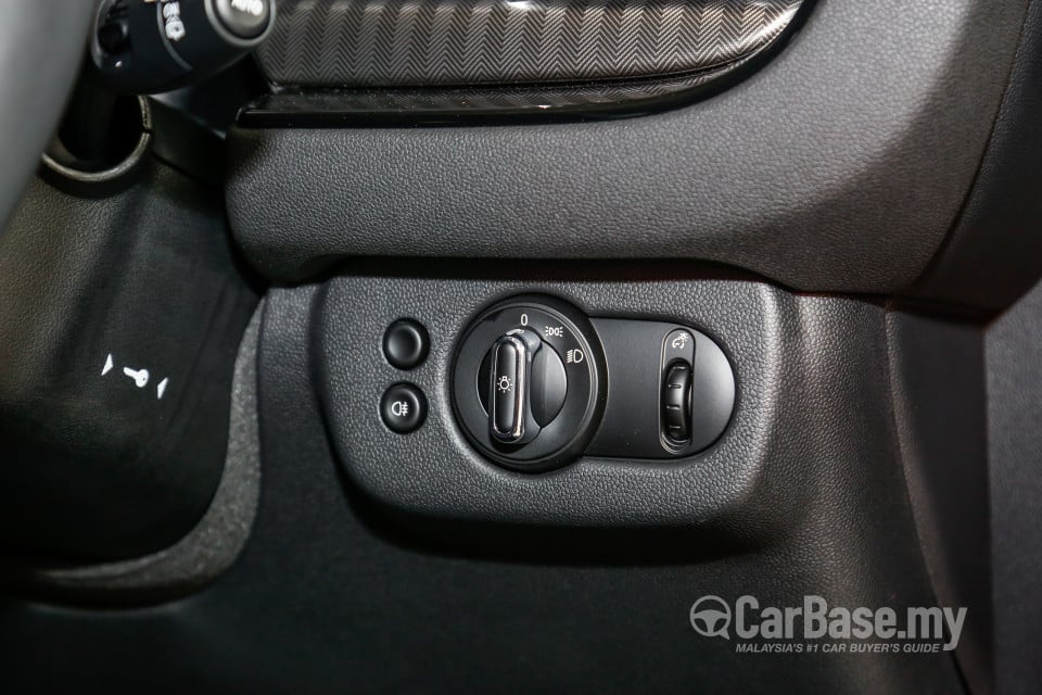 MINI Countryman F60 (2017) Interior