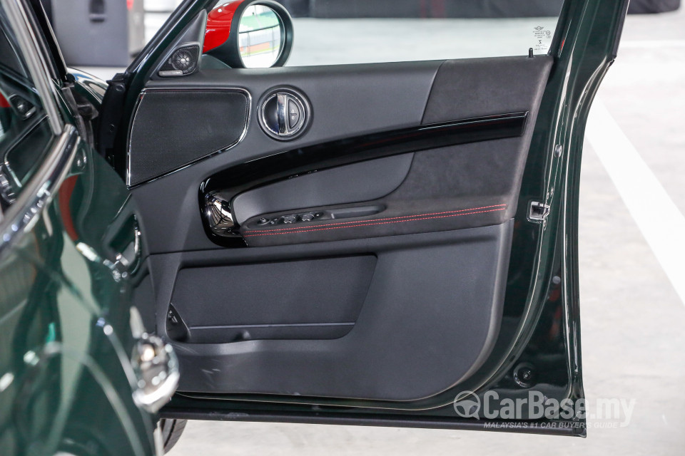 MINI Countryman F60 (2017) Interior