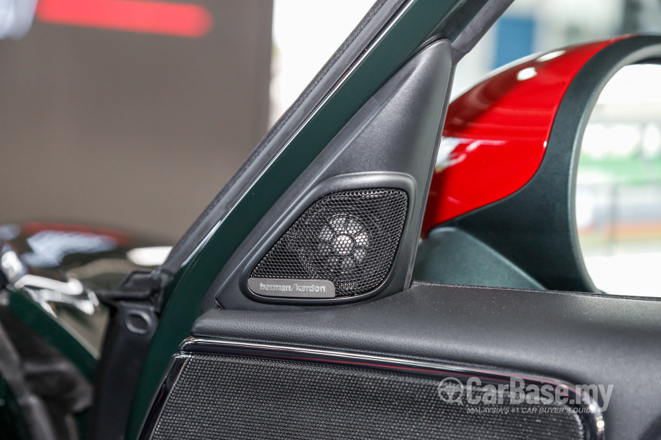 MINI Countryman F60 (2017) Interior