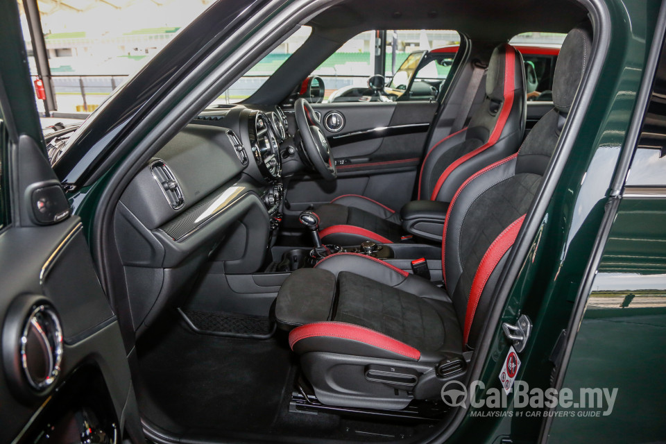 MINI Countryman F60 (2017) Interior