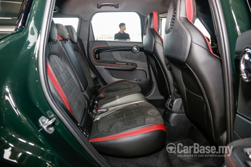 MINI Countryman F60 (2017) Interior