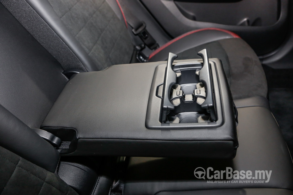 MINI Countryman F60 (2017) Interior