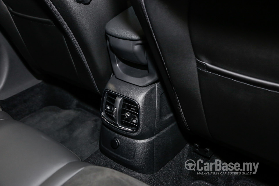 MINI Countryman F60 (2017) Interior