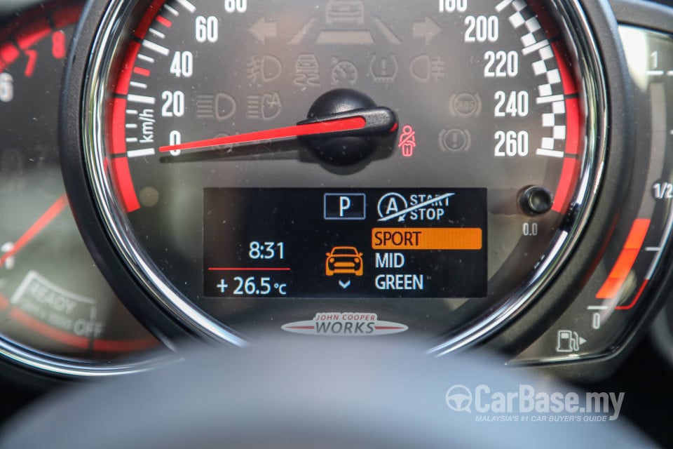 MINI Countryman F60 (2017) Interior