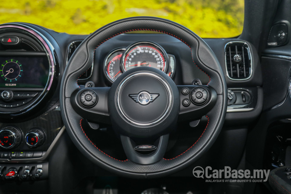 MINI Countryman F60 (2017) Interior