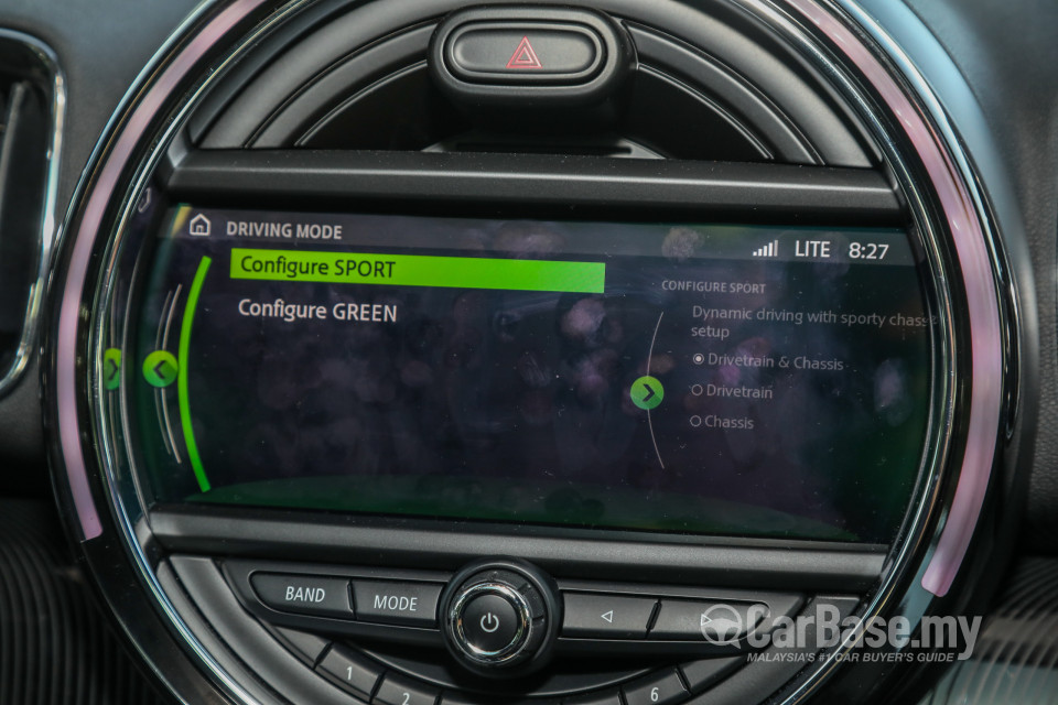 MINI Countryman F60 (2017) Interior