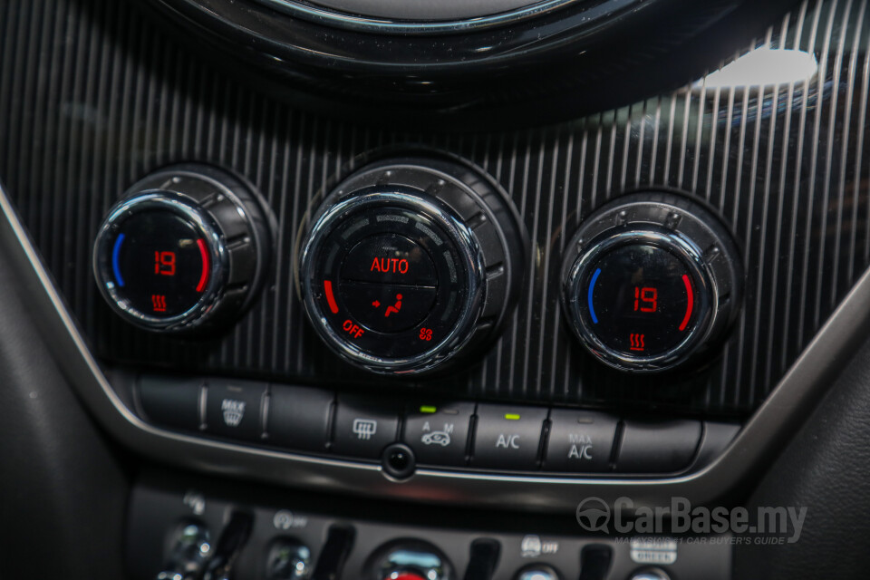 Toyota Camry XV70 Facelift (2022) Interior