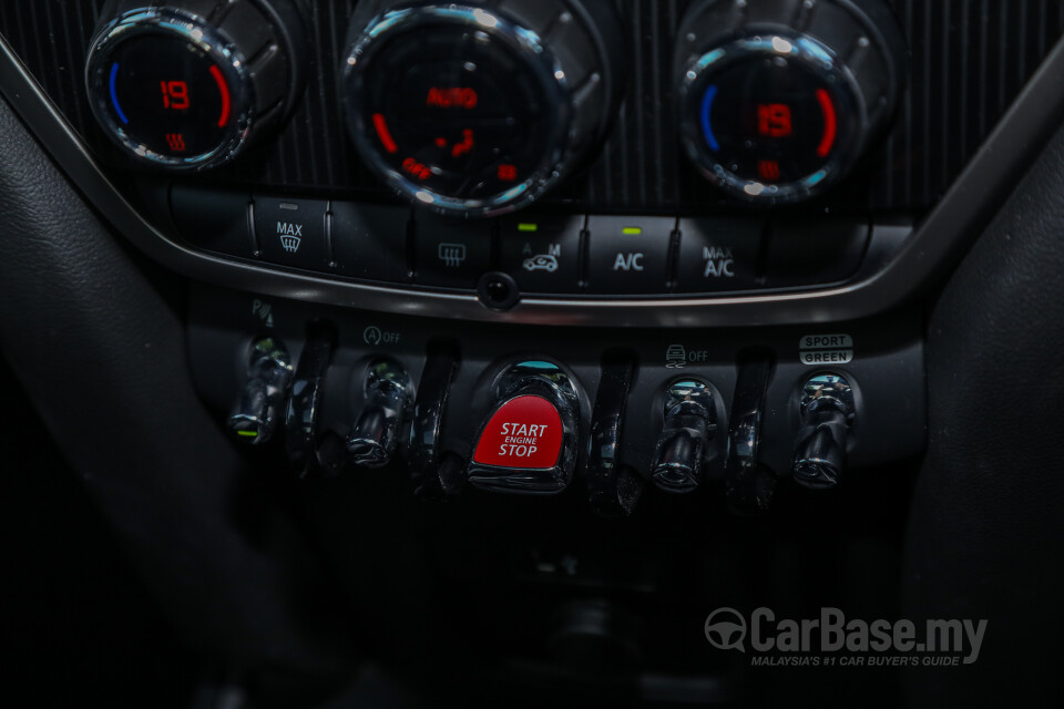 Toyota Camry XV70 Facelift (2022) Interior