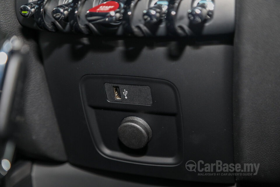 Toyota Camry XV70 Facelift (2022) Interior