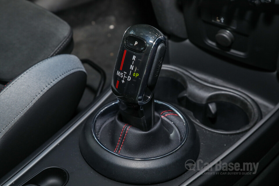 Toyota Camry XV70 Facelift (2022) Interior