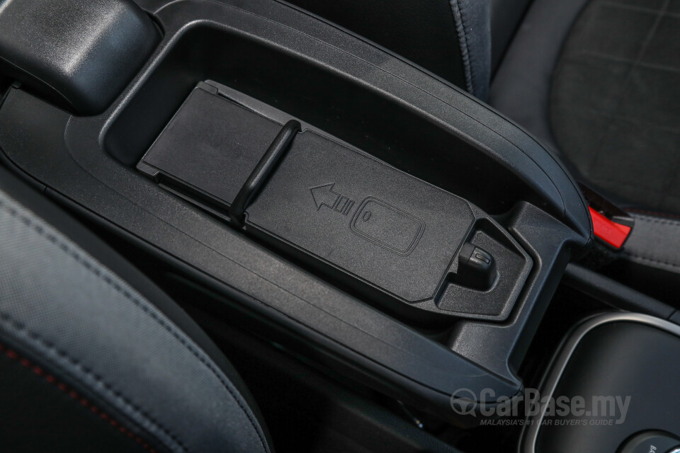 Toyota Camry XV70 Facelift (2022) Interior