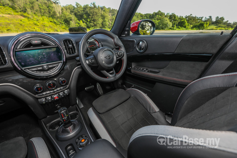 MINI Countryman F60 (2017) Interior