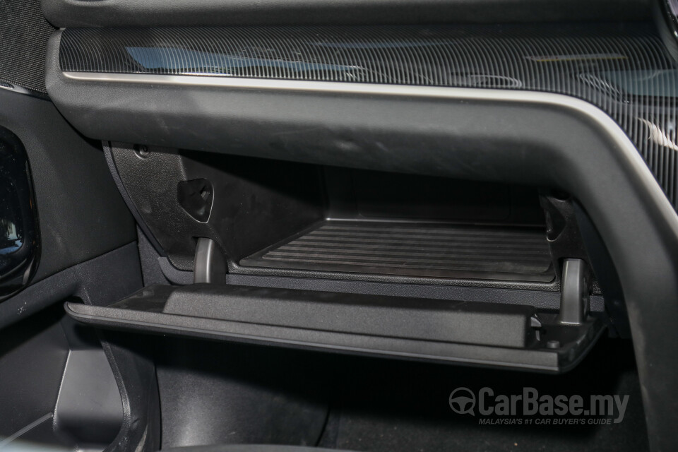 Toyota Camry XV70 Facelift (2022) Interior