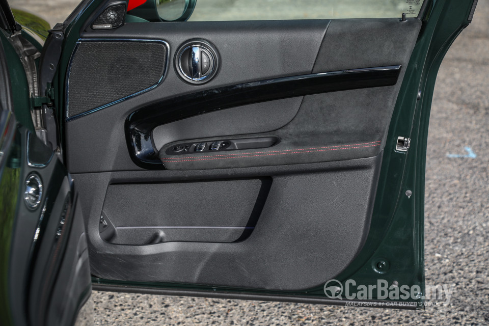 MINI Countryman F60 (2017) Interior