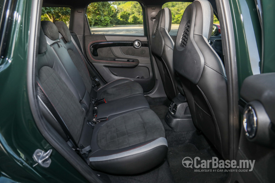 MINI Countryman F60 (2017) Interior