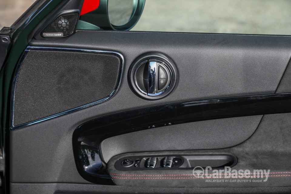 MINI Countryman F60 (2017) Interior