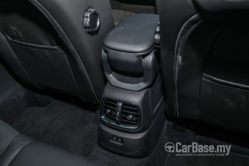 MINI Countryman F60 (2017) Interior