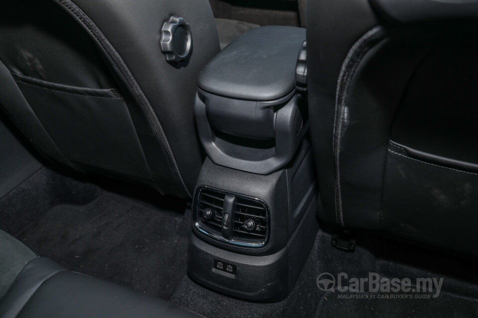 Toyota Camry XV70 Facelift (2022) Interior