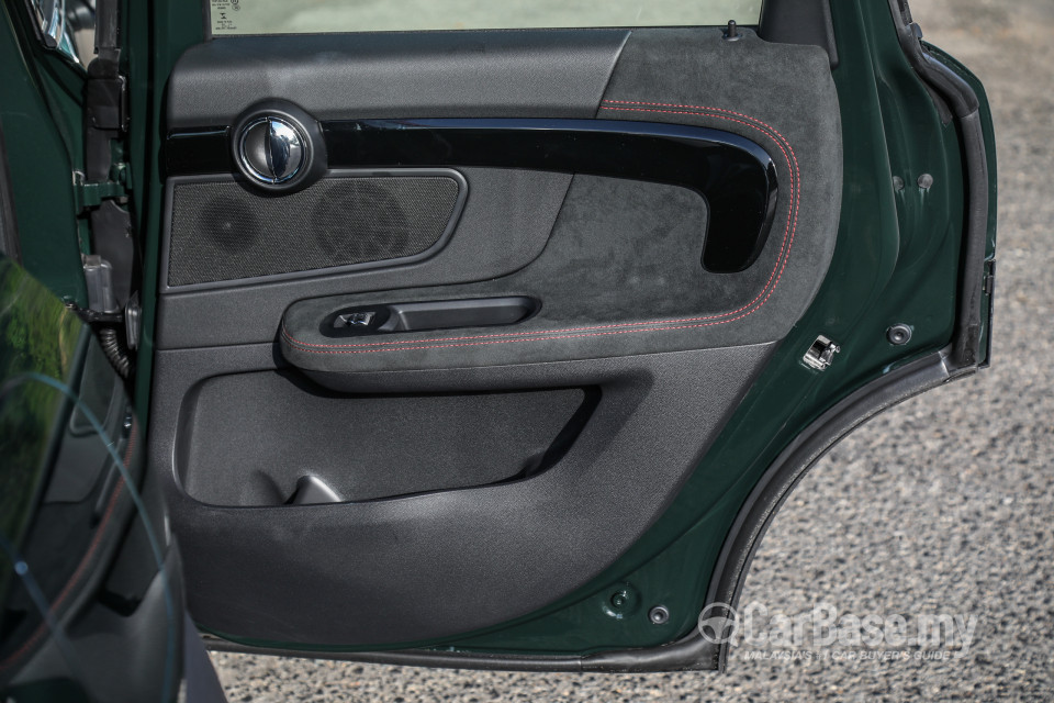 MINI Countryman F60 (2017) Interior