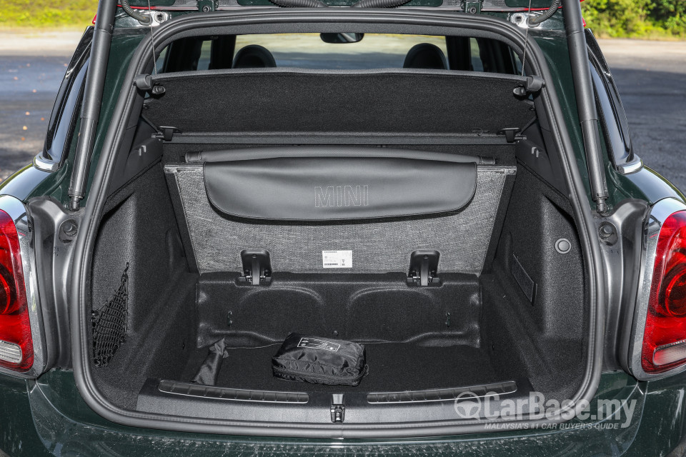 MINI Countryman F60 (2017) Interior