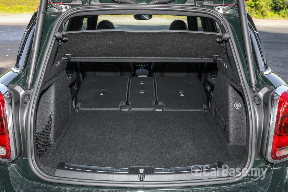 MINI Countryman F60 (2017) Interior