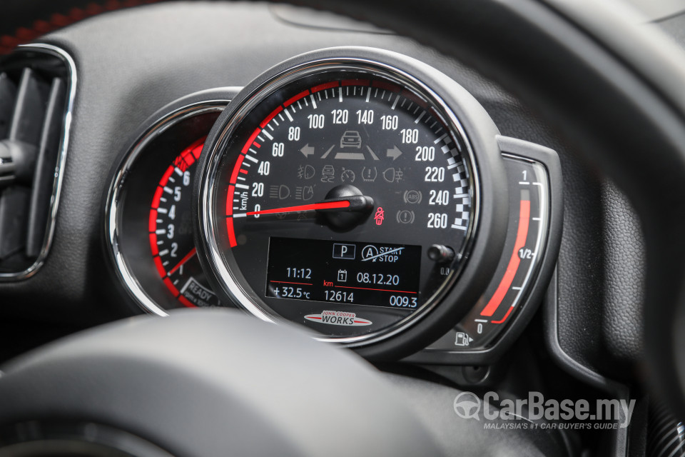 MINI Countryman F60 (2017) Interior