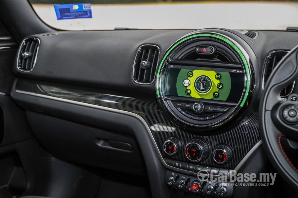 MINI Countryman F60 (2017) Interior