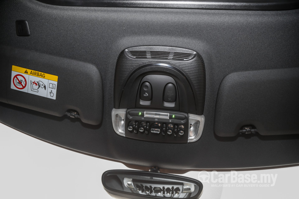 MINI Countryman F60 (2017) Interior