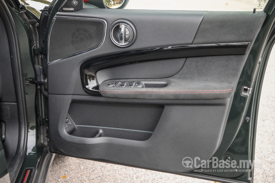 MINI Countryman F60 (2017) Interior