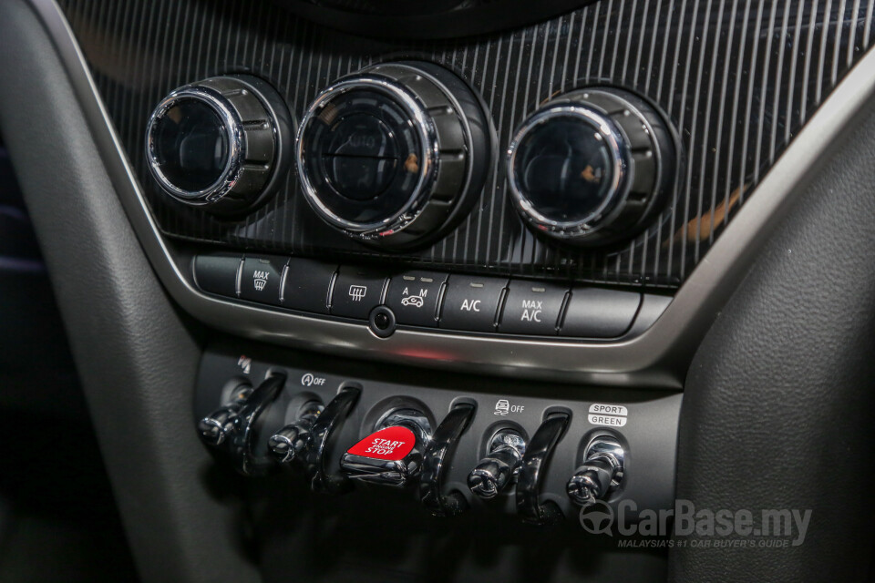 Toyota Camry XV70 Facelift (2022) Interior