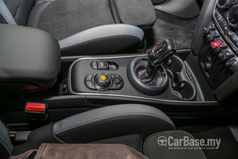 MINI Countryman F60 LCI (2021) Interior