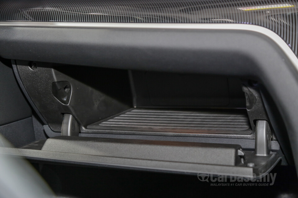 Toyota Camry XV70 Facelift (2022) Interior