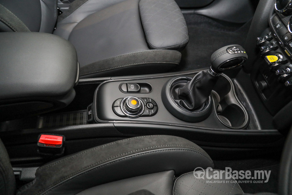 MINI Countryman F60 LCI (2021) Interior