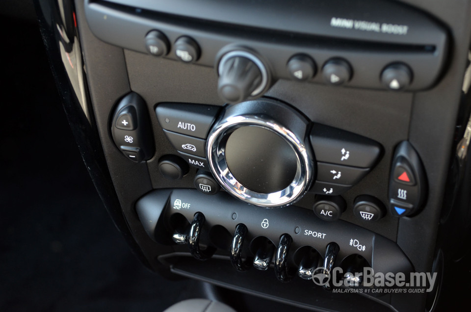 MINI Paceman Mk1 (2013) Interior