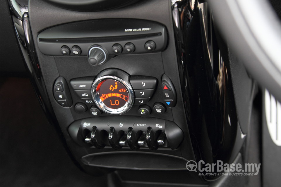 MINI Paceman Mk1 (2013) Interior